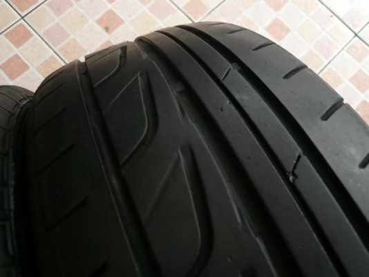 ขายยาง BRIDGESTONE RE001----195-50-15----ดอกแน่นๆ (1ชุด)