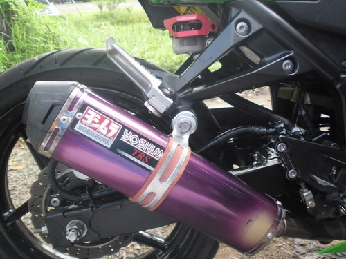 เพื่อนสนิทฝากขาย YZ แรงสุด กับ NINJA 2012  ครับ ต่อลองได้