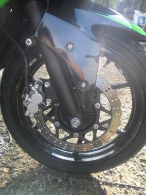 เพื่อนสนิทฝากขาย YZ แรงสุด กับ NINJA 2012  ครับ ต่อลองได้