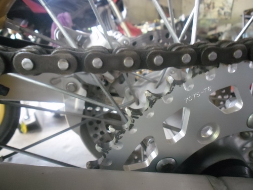 เพื่อนสนิทฝากขาย YZ แรงสุด กับ NINJA 2012  ครับ ต่อลองได้