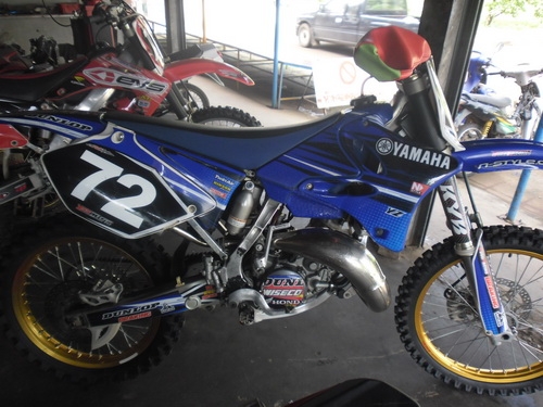 เพื่อนสนิทฝากขาย YZ แรงสุด กับ NINJA 2012  ครับ ต่อลองได้