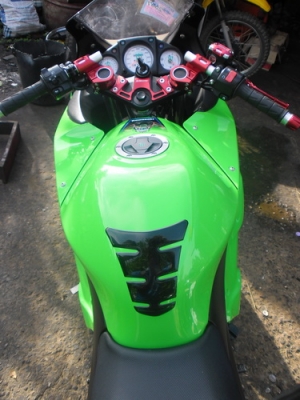 เพื่อนสนิทฝากขาย YZ แรงสุด กับ NINJA 2012  ครับ ต่อลองได้