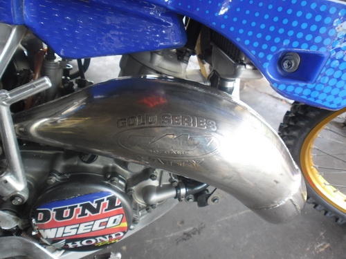 เพื่อนสนิทฝากขาย YZ แรงสุด กับ NINJA 2012  ครับ ต่อลองได้