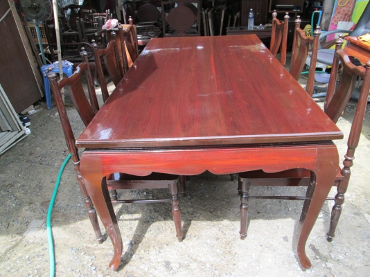 ขายโต๊๊ะกินข้าวไม้มะค่า