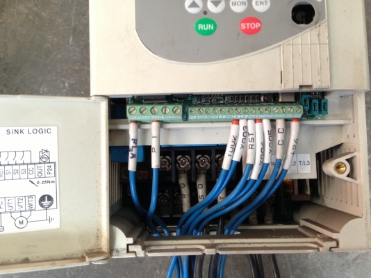 ขาย Inverter 2 HP. 380 V Toshiba สภาพสวยพร้อมใช้งาน มี2 ตัวครับ