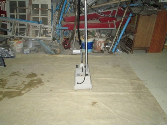 เตารีด ผ้าม่าน  ใช้ได้ปกติ   สภาพดี   เลิกกิจการ   หาตังค์ได้ครับ