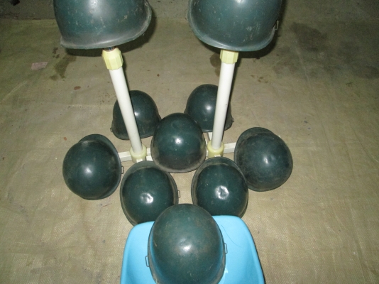 เหลือ 6 ใบหมวกเหล็กทหารแท้ครับ มีแค่10ใบ ประมูลจากค่ายใบละ400บาท