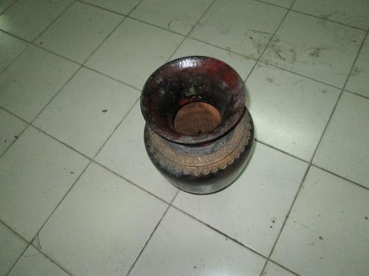 ผมเรียกไม่ถูกครับท่านผู้ชม   อันละ900บาท   มี 1 ชิ้น  ทำจากไม้