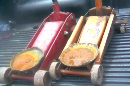 แม่แรงตะเข้ 3 ตันใช้งานปกติครับแน่นครับคันโยกพร้อมใช้ ขนาด 3 ตันครับราคานี้สุดคุ้มครับ มี 2 ตัวครับตัวละ 2500 บาทครับ แม่แรงตะเข้ 3 ตันใช้งานปกติครับแน่นครับคันโยกพร้อมใช้ ขนาด 3 ตันครับราคานี้สุดคุ้มครับ มี 2 ตัวครับตัวละ 2500 บาทครับ