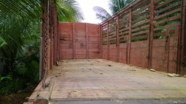 10ล้อรั้วไม้มะค่า1เพลาFN215Kเครื่อง165แรงสภาพยังสวย...พร้อมใช้..