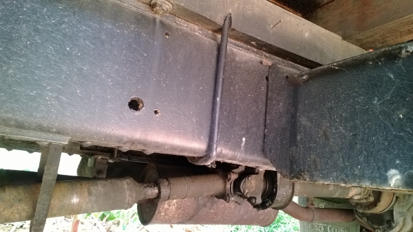 10ล้อรั้วไม้มะค่า1เพลาFN215Kเครื่อง165แรงสภาพยังสวย...พร้อมใช้..