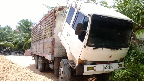 10ล้อรั้วไม้มะค่า1เพลาFN215Kเครื่อง165แรงสภาพยังสวย...พร้อมใช้..