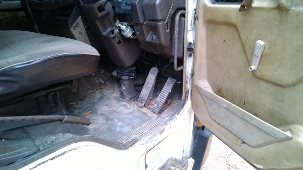 10ล้อรั้วไม้มะค่า1เพลาFN215Kเครื่อง165แรงสภาพยังสวย...พร้อมใช้..