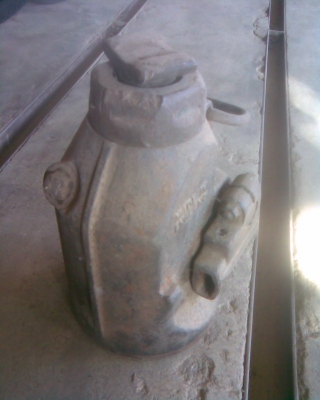 แม่แรงอังกฤษเป็นของอังกฤษครับสภาพเดิมๆเป็นงานรุ่นเก่ามากครับเสียนะครับยกไม่ได้ไม่เคยซ่อมครับใครนำไปบิวใหม่เชิญเลยครับขายตามสภาพครับแท้อังกฤษน่าสะสมครับตัวใหญ่ครับ