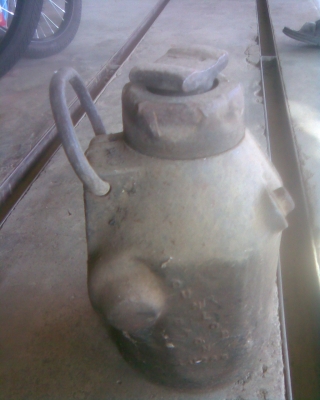 แม่แรงอังกฤษเป็นของอังกฤษครับสภาพเดิมๆเป็นงานรุ่นเก่ามากครับเสียนะครับยกไม่ได้ไม่เคยซ่อมครับใครนำไปบิวใหม่เชิญเลยครับขายตามสภาพครับแท้อังกฤษน่าสะสมครับตัวใหญ่ครับ