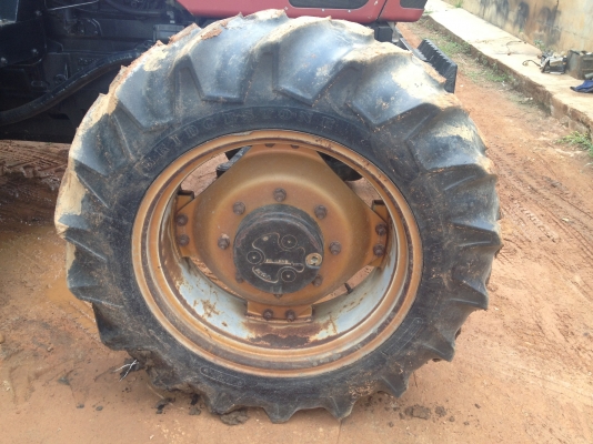 ขายแล้ว 330,000 รถแทรกเตอร์ CASE IH CX70  2 เพลา 4 สูบ