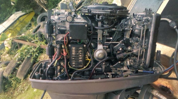 เครื่องเรือ Outboard Yamaha 85 แรงม้า เครื่อง 2 จังหวะ 90000 บาท