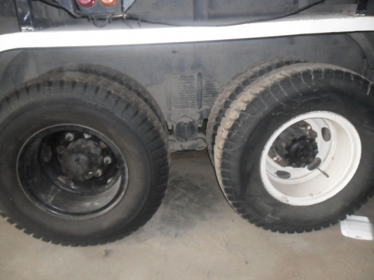 Hino Mega 260 แรง ปี 48 แก๊ส 6 ถัง ยางใหม่ คัสซีสวย พร้อมลุย Hino Mega 260 แรง ปี 48 แก๊ส 6 ถัง ยางใหม่ คัสซีสวย พร้อมลุย