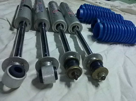 ขายโช๊คโปรฟีเดอร์ แกนใหญ่ 20มม.   คู่หน้าขายแล้วครับ เหลือคู่หลัง