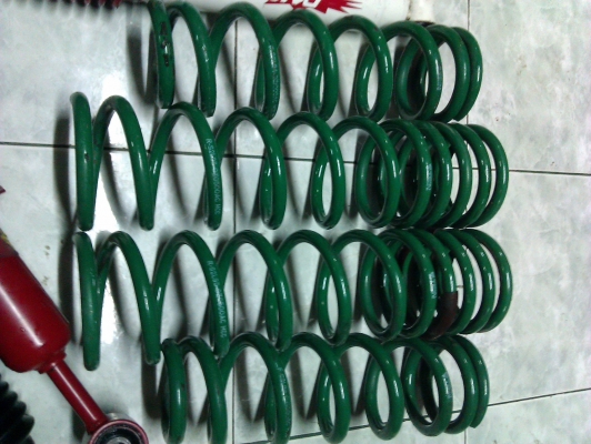 ขาย สปริงโช๊ค เทอิ้น พร้อมโช๊ค 4ต้น ถอดจากฟอจูนเนอร์ครับ