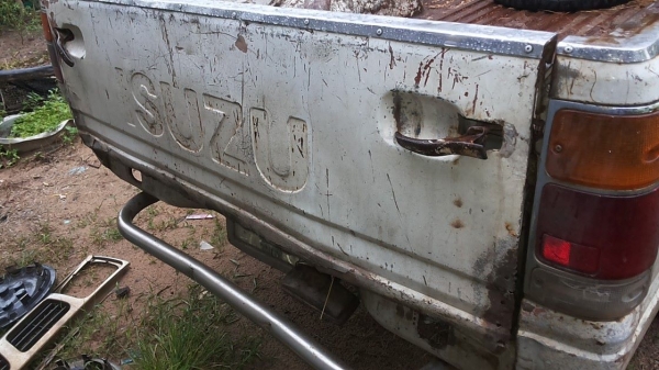 ***ขายแล้วครับขอบคุณ Truck2hand ขายมังกรทองตอนเดียว ตามสภาพครับ ISUZU SPARK EX 2.5 87HP ปี32/89 เครื่องเดิมแรง ประหยัดสุด ช่วงล่างคัสซีสวยเดิม มีตามดบ้าง ไม่ปะไม่ดาม กระบะพื้นมีผุนอดหน่อยครับ หัวไม่สวยต้องเก็บแก้มขวา ประตูซ้าย กระบะซ้าย ภายในคอนโซลดี พ.พา