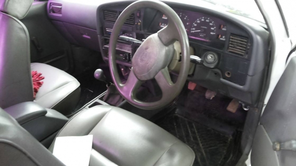 ***ขายแล้วครับขอบคุณ Truck2hand ขายรถสวยพร้อมใช้ ราคาเบาๆ TOYOTA HILUX MIGHTY-X EXTRACAB 2.5 MT ปี 40 โป่ง หน้า-หลังแท้ เครื่องเดิมเกียร์เดิม ฟิตมาใหม่ ช่วงล่างแน่นคัสซีดี ไม่ปะไม่ดาม กระบะสวยพื้นปูกระบะ พ.ธรรมดา แอร์ ยางดี4เส้น รถเคลียร์สีเก็บงานแล้ว สวย