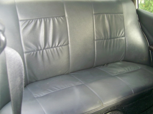 ขายรถโตโยต้าKE70 เครื่อง1300ccเกียร์ออโต้  เครื่องดี ช่วงล่างดี แอร์เย็นติดแก๊สLPGแล้ว ใช้ได้ 2 ระบบภายในสวยหุ้มใหม่แล้วไม่มีขาด เครื่องเสียงDVD ,TV เอกสารพร้อมโอน