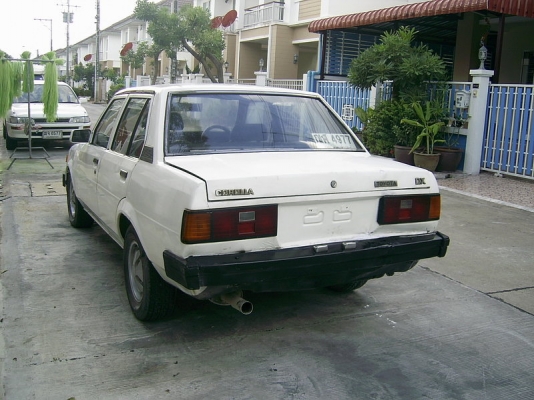 ขายรถโตโยต้าKE70 เครื่อง1300ccเกียร์ออโต้  เครื่องดี ช่วงล่างดี แอร์เย็นติดแก๊สLPGแล้ว ใช้ได้ 2 ระบบภายในสวยหุ้มใหม่แล้วไม่มีขาด เครื่องเสียงDVD ,TV เอกสารพร้อมโอน