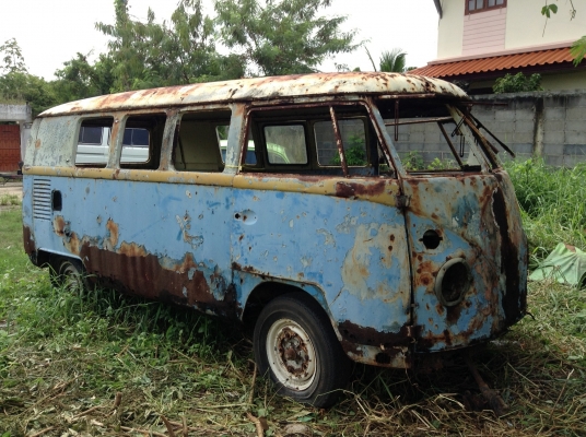 ขายถูกเอา..ปะตูไปเลยเอาไปปั้นต่อหรือเอาไปทำร้าน.(ตามสภาพคับปะตูกับข้าวไม่มี)..ปะตูคู่หน้ามีคับ