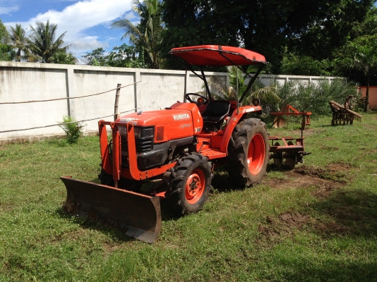 ขายด่วนรถไถคูโบต้าL3408 มีภาพวีโอ พร้อมอุปกรณ์ 4 รายการ ใบมีดดันดินหน้าและ ผานหลังมี 3 ชุด ทะเบียนปี ขายด่วนรถไถคูโบต้าL3408 มีภาพวีโอ พร้อมอุปกรณ์ 4 รายการ ใบมีดดันดินหน้าและ ผานหลังมี 3 ชุด ทะเบียนปี