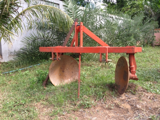 ขายด่วนรถไถคูโบต้าL3408 มีภาพวีโอ พร้อมอุปกรณ์ 4 รายการ ใบมีดดันดินหน้าและ ผานหลังมี 3 ชุด ทะเบียนปี