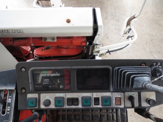 รถเกี่ยวข้าวพร้อมนวด มิตซู 50แรง มีระบบตั้งเกี่ยวข้าวล้ม รถเกี่ยวข้าวพร้อมนวด มิตซู 50แรง มีระบบตั้งเกี่ยวข้าวล้ม