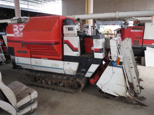 รถเกี่ยวข้าวพร้อมนวด มิตซู 50แรง มีระบบตั้งเกี่ยวข้าวล้ม รถเกี่ยวข้าวพร้อมนวด มิตซู 50แรง มีระบบตั้งเกี่ยวข้าวล้ม