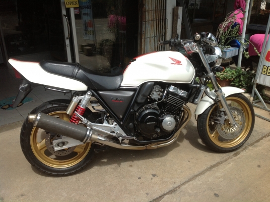 CB400