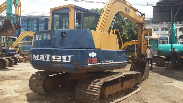 PC60-5 รถนอกสภาพสวย ระบบดี PC60-5 รถนอกสภาพสวย ระบบดี