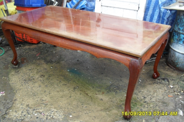 ขายโต๊ะกินข้าวไม้มะค่า