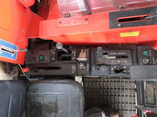 รถเกี่ยวข้าวพร้อมนวด มิตซู 32.5แรง พร้อมใช้งาน ประหยัดน้ำมัน