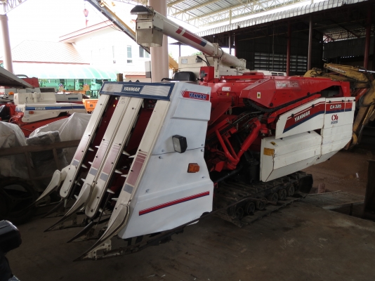 รถเกี่ยวข้าวพร้อมนวด มิตซู 32.5แรง พร้อมใช้งาน ประหยัดน้ำมัน