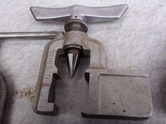 ชุดบานท่อ Perker ประกอบด้วย 4 ชิัน จับท่อได้หลายขนาด