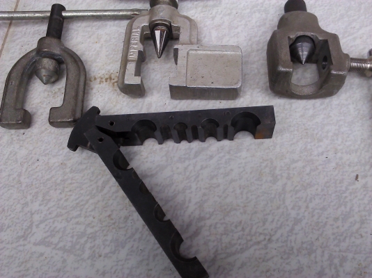 ชุดบานท่อ Perker ประกอบด้วย 4 ชิัน จับท่อได้หลายขนาด