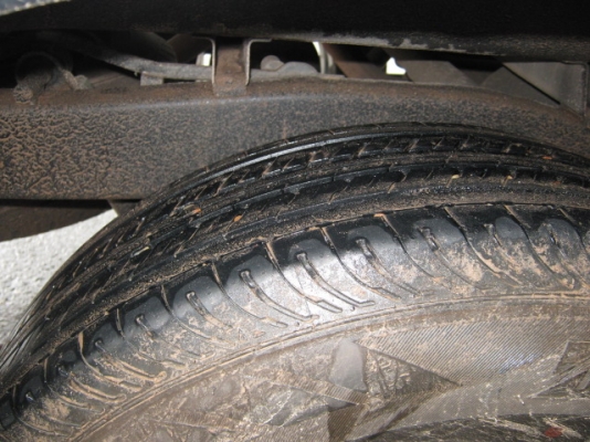 โตโยต้า ไฮลักไทเกอร์ คัมมอลเรล 2.5 D4D เทอโบ ปี 2547 (ช่วงนี้ฝนตกหนักทุกวัน รถไม่ได้ล้าง)