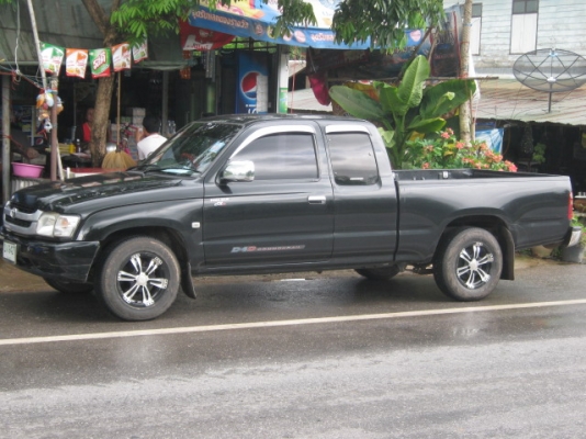 โตโยต้า ไฮลักไทเกอร์ คัมมอลเรล 2.5 D4D เทอโบ ปี 2547 (ช่วงนี้ฝนตกหนักทุกวัน รถไม่ได้ล้าง)