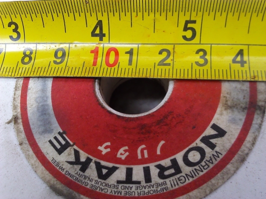 หินเจียร์สีขาว ใช้ใส่กับมอเตอร์หินเจียร์ได้เลยมีหลายเบอร์ให้เลือก