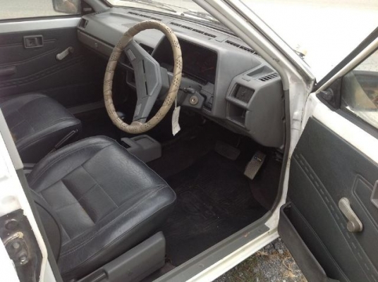 ขายด่วน nissan b11 สภาพสวยๆ ไม่มีผุ อยากขาย ลดราคาเหลือ 30000 บาทครับ