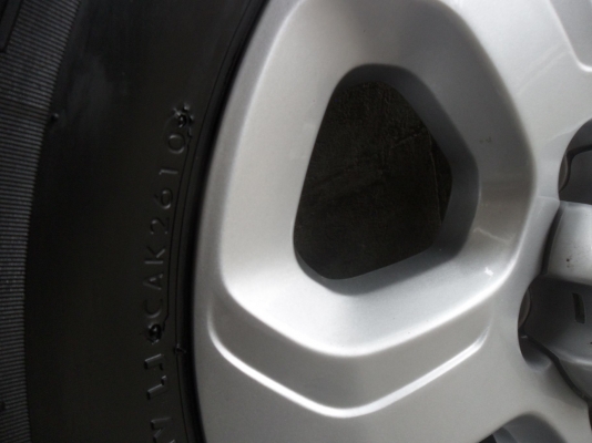 ล้อแม็ก 16นิ้ว 6รู แชฟ พร้อมยาง 265/70R16ปี10 สวยๆ 4 ล้อ ราคา 6900 บาท