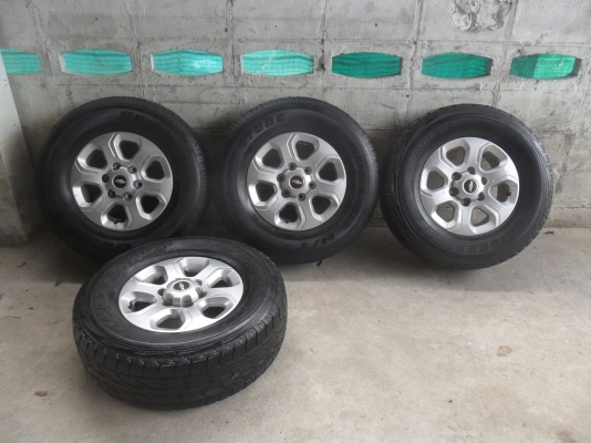 ล้อแม็ก 16นิ้ว 6รู แชฟ พร้อมยาง 265/70R16ปี10 สวยๆ 4 ล้อ ราคา 6900 บาท