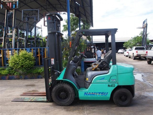 ** LOT 15/9/2556 ** MITSUBISHI FGE25T-F17D เครื่องยนต์เบนซิล K21 เสา 4 เกียร์ AUTO สนใจติดต่อ 083-062-0223