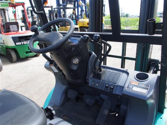 ** LOT 15/9/2556 ** MITSUBISHI FGE25T-F17D เครื่องยนต์เบนซิล K21 เสา 4 เกียร์ AUTO สนใจติดต่อ 083-062-0223