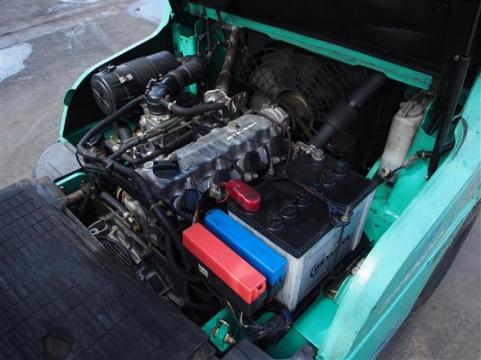 ** LOT 15/9/2556 ** MITSUBISHI FGE25T-F17D เครื่องยนต์เบนซิล K21 เสา 4 เกียร์ AUTO สนใจติดต่อ 083-062-0223