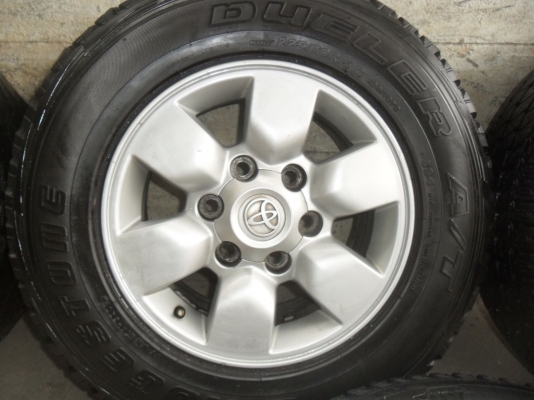 ล้อแม็ก 15นิ้ว6รู โตโยต้า พร้อมยาง 225/70R15 ปี09 สวยๆ 4 ล้อ ราคา 6700 บาท